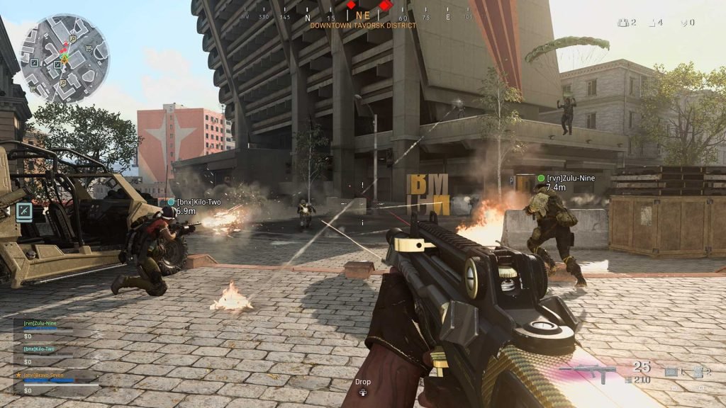 Luchando en un fren&eacute;tico tiroteo en Warzone Verdansk