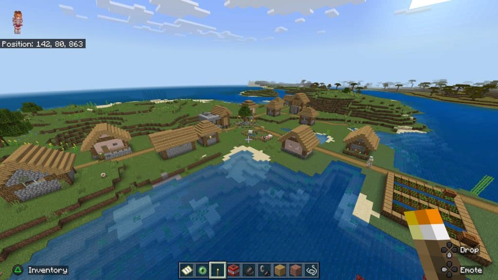 Un pueblo de las llanuras en Minecraft que tiene una fortaleza debajo de él.