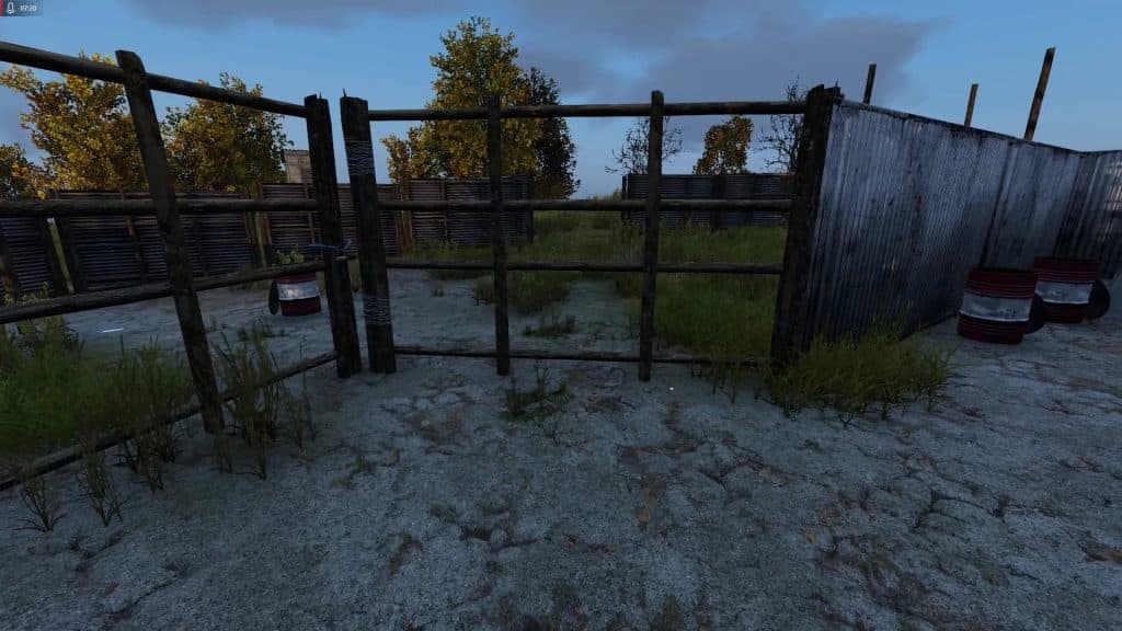 A fence that is half-built in DayZ